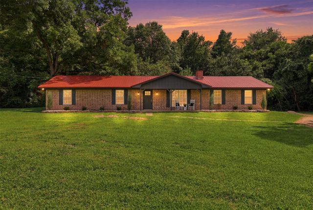 898 Farm Road 21, Mount Vernon, TX 75457