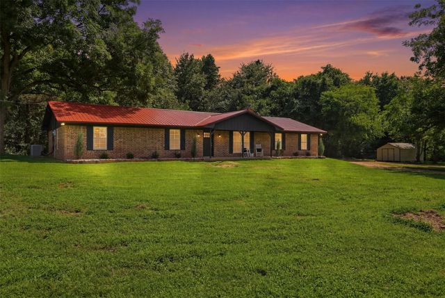 898 Farm Road 21, Mount Vernon, TX 75457