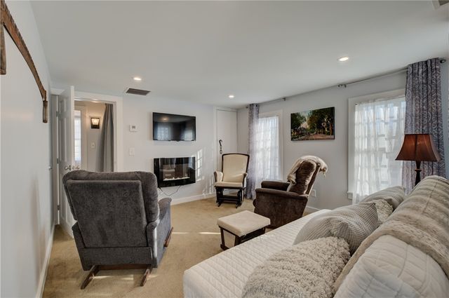 3351 Post Road, Warwick, RI 02886