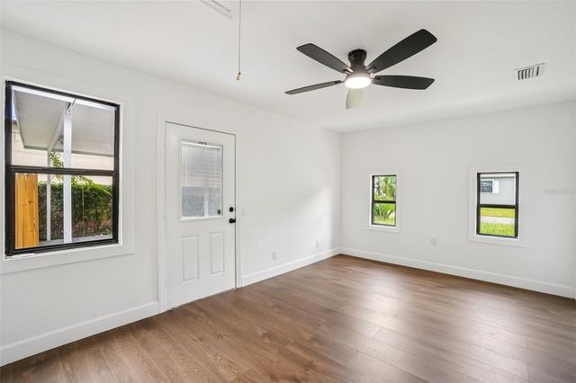 3710 W GRIFLOW STREET, Tampa, FL 33629