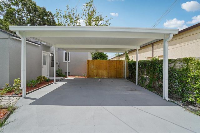 3710 W GRIFLOW STREET, Tampa, FL 33629