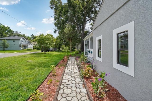 3710 W GRIFLOW STREET, Tampa, FL 33629