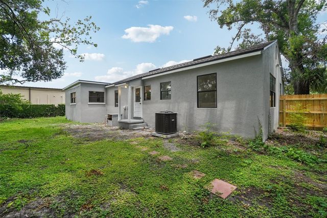 3710 W GRIFLOW STREET, Tampa, FL 33629