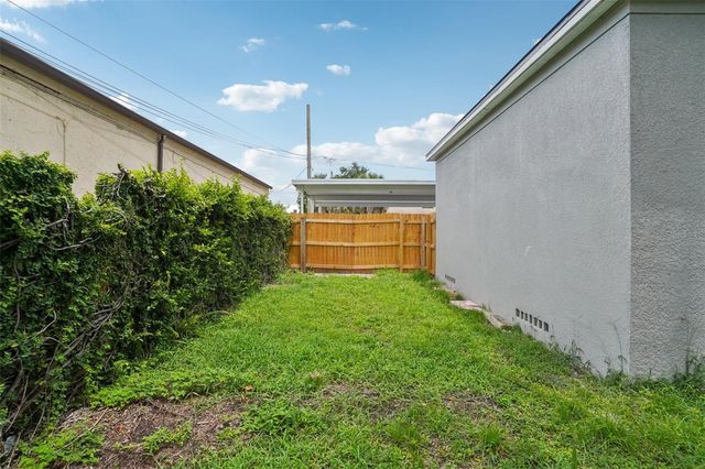 3710 W GRIFLOW STREET, Tampa, FL 33629
