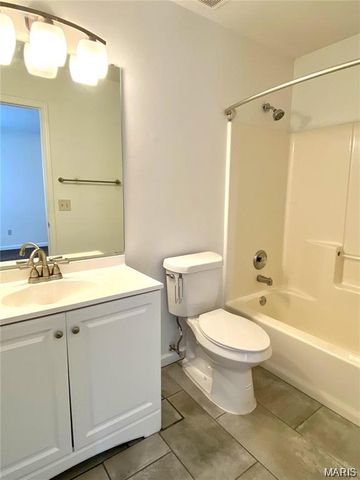 16455 Hampden Place, Florissant, MO 63034