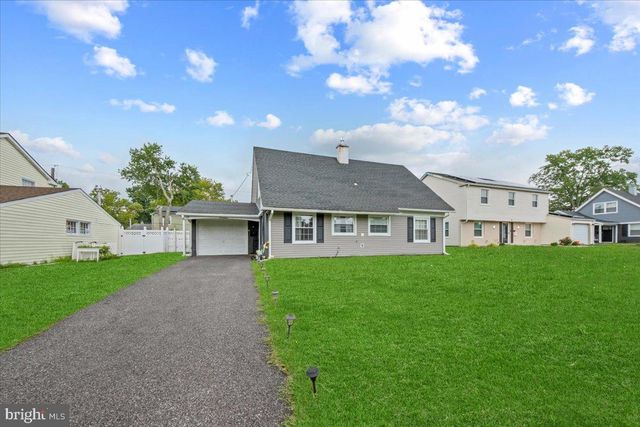 17 BALLAD LN, Willingboro, NJ 08046