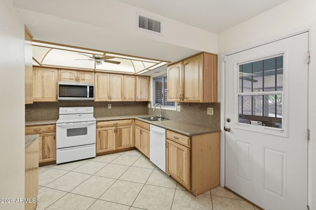 9710 W HAWTHORN Court, Sun City, AZ 85351