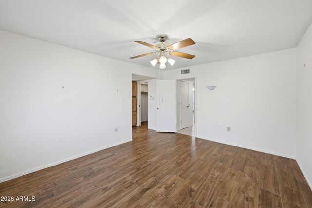 9710 W HAWTHORN Court, Sun City, AZ 85351