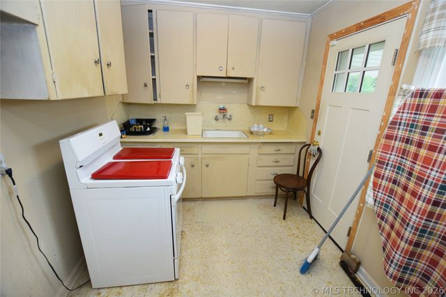 3720 E 2nd Place, Tulsa, OK 74112