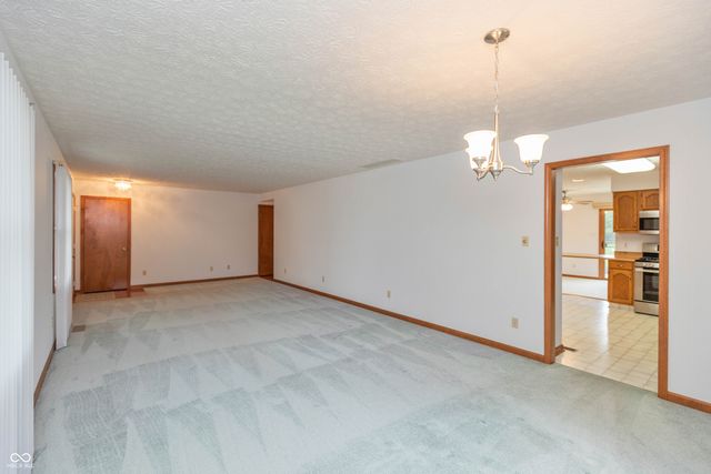 811 S School Street, Brownsburg, IN 46112