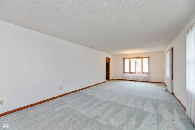 811 S School Street, Brownsburg, IN 46112