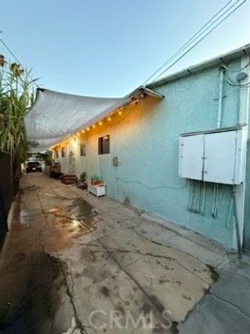 1457 W 25th, Los Angeles, CA 90007