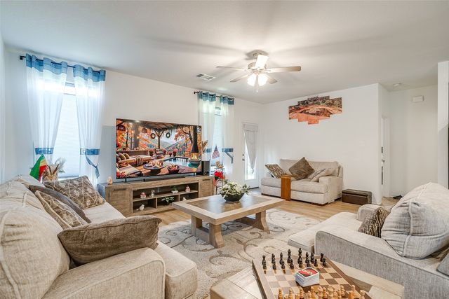2921 Fox Trail Lane, Fort Worth, TX 76108