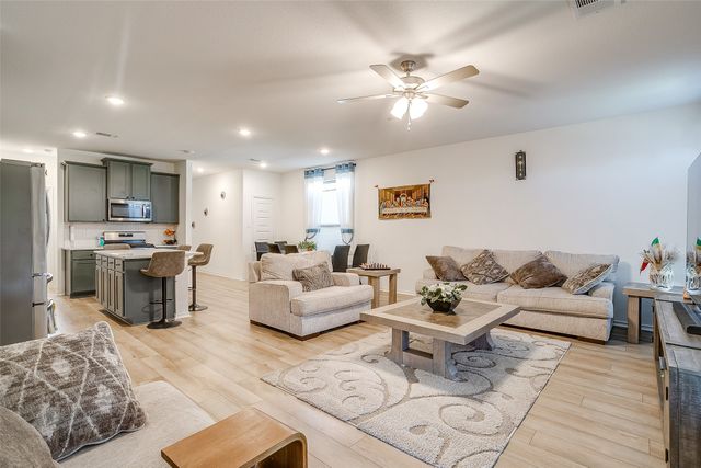 2921 Fox Trail Lane, Fort Worth, TX 76108