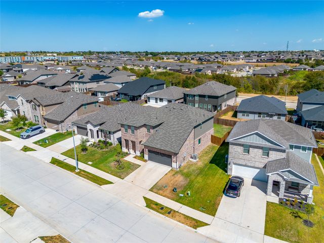 2921 Fox Trail Lane, Fort Worth, TX 76108