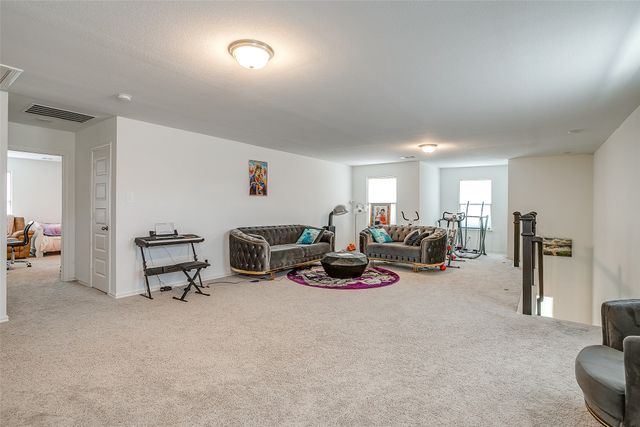 2921 Fox Trail Lane, Fort Worth, TX 76108