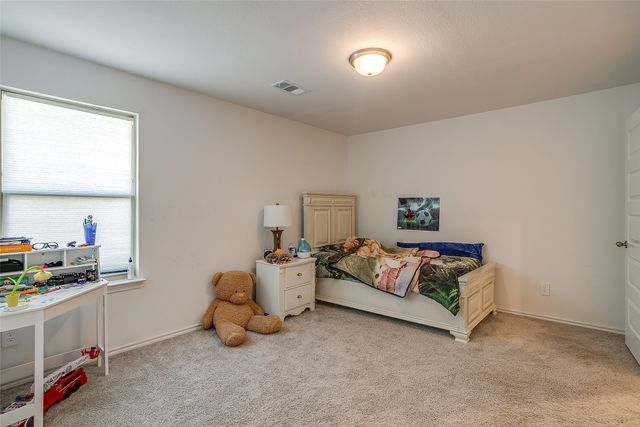 2921 Fox Trail Lane, Fort Worth, TX 76108