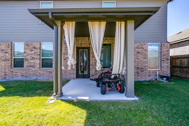 2921 Fox Trail Lane, Fort Worth, TX 76108