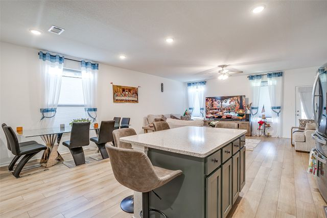 2921 Fox Trail Lane, Fort Worth, TX 76108