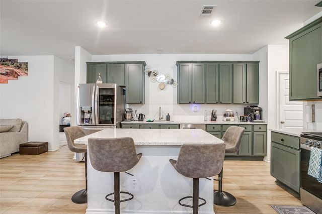 2921 Fox Trail Lane, Fort Worth, TX 76108
