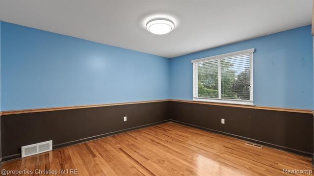 5009 Abington Drive, Troy, MI 48085