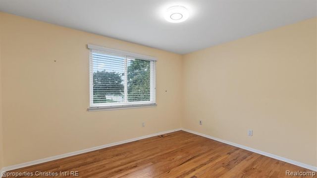 5009 Abington Drive, Troy, MI 48085