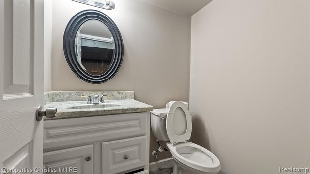 5009 Abington Drive, Troy, MI 48085
