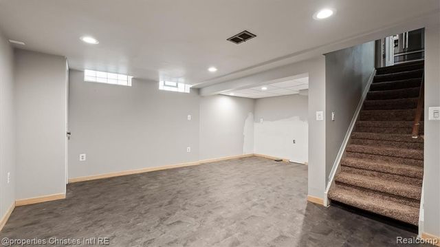 5009 Abington Drive, Troy, MI 48085