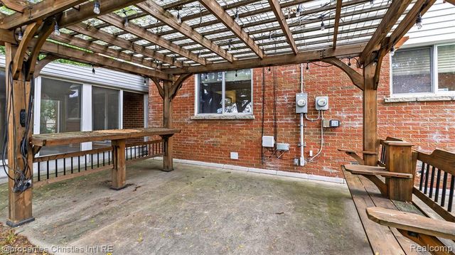5009 Abington Drive, Troy, MI 48085