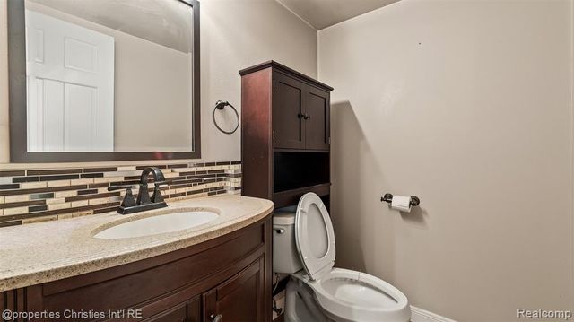 5009 Abington Drive, Troy, MI 48085