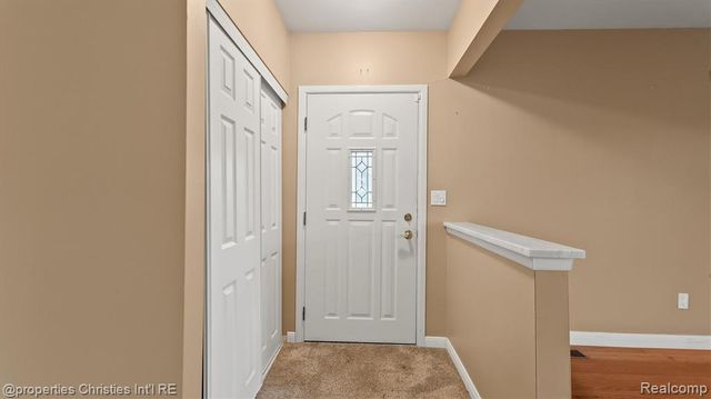5009 Abington Drive, Troy, MI 48085