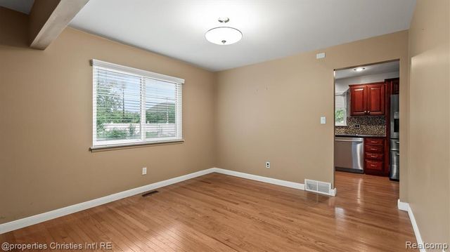 5009 Abington Drive, Troy, MI 48085