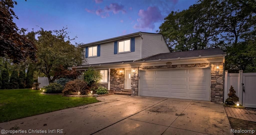 5009 Abington Drive, Troy, MI 48085
