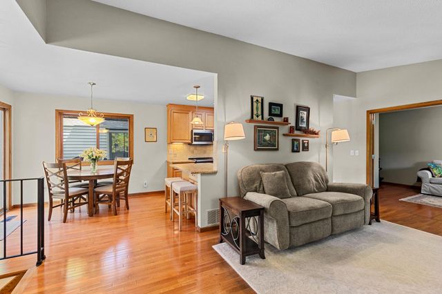 9731 Dorset Lane, Eden Prairie, MN 55347