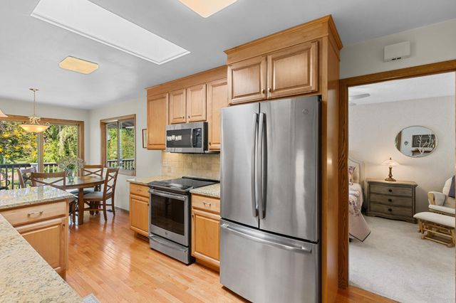 9731 Dorset Lane, Eden Prairie, MN 55347