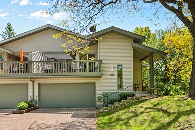 9731 Dorset Lane, Eden Prairie, MN 55347