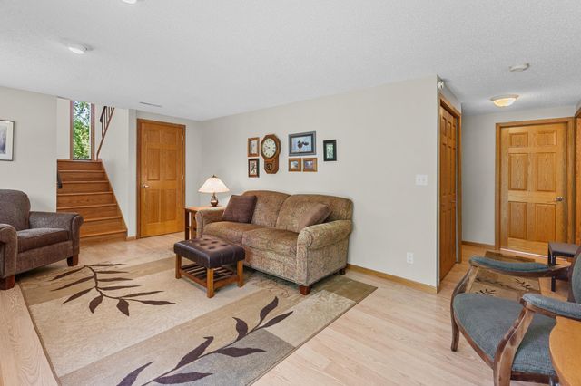 9731 Dorset Lane, Eden Prairie, MN 55347