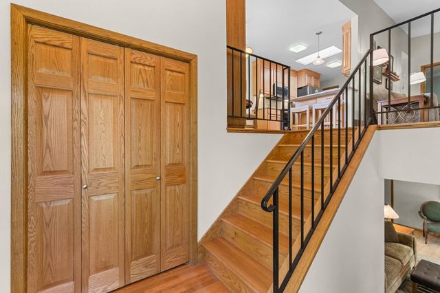 9731 Dorset Lane, Eden Prairie, MN 55347