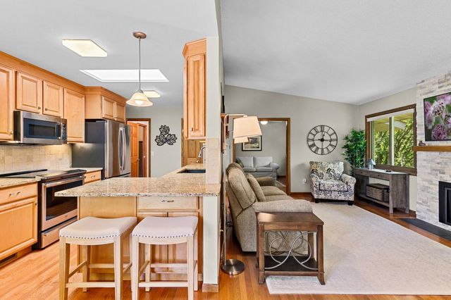 9731 Dorset Lane, Eden Prairie, MN 55347