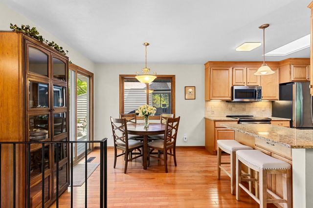 9731 Dorset Lane, Eden Prairie, MN 55347