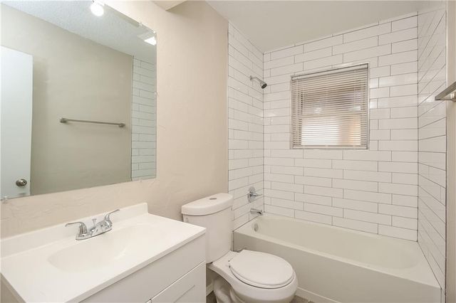 1813 Ronald Street, Yukon, OK 73099