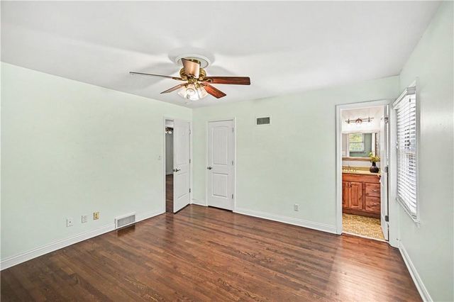 7419 Booth Street, Prairie Village, KS 66208
