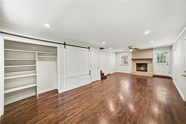 7419 Booth Street, Prairie Village, KS 66208