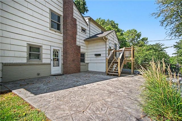 7419 Booth Street, Prairie Village, KS 66208