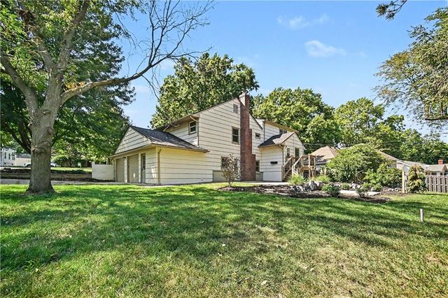 7419 Booth Street, Prairie Village, KS 66208
