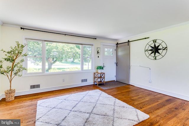 5900 HANNA RD, Sykesville, MD 21784