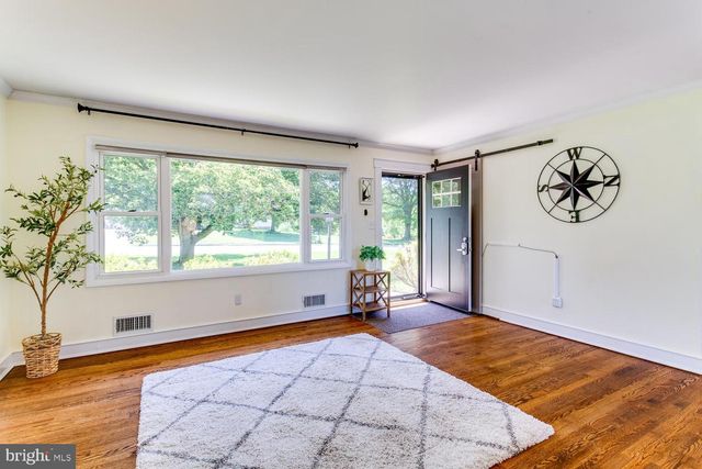 5900 HANNA RD, Sykesville, MD 21784
