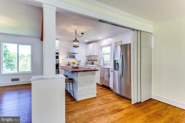 5900 HANNA RD, Sykesville, MD 21784