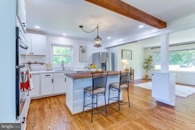 5900 HANNA RD, Sykesville, MD 21784