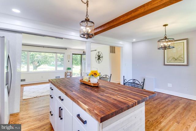 5900 HANNA RD, Sykesville, MD 21784